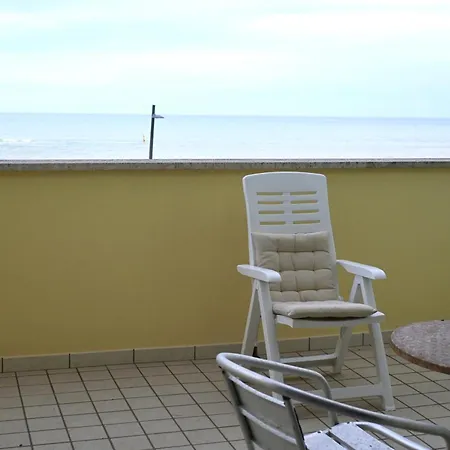 P049 Porto Recanati, Comodo Monolocale Vista Mare Lägenhet *
